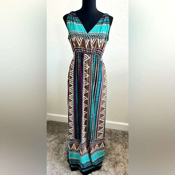 Ellen Tracy Dresses & Skirts - GUC Ellen Tracy maxi dress size Medium